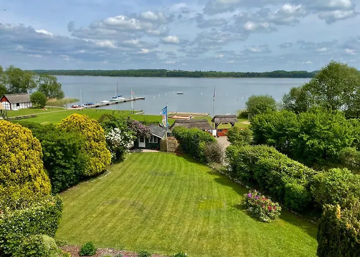 Traumhafter Seeblick Mit Grosser Terrasse