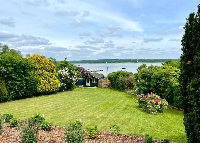 Traumhafter Seeblick Mit Grosser Terrasse