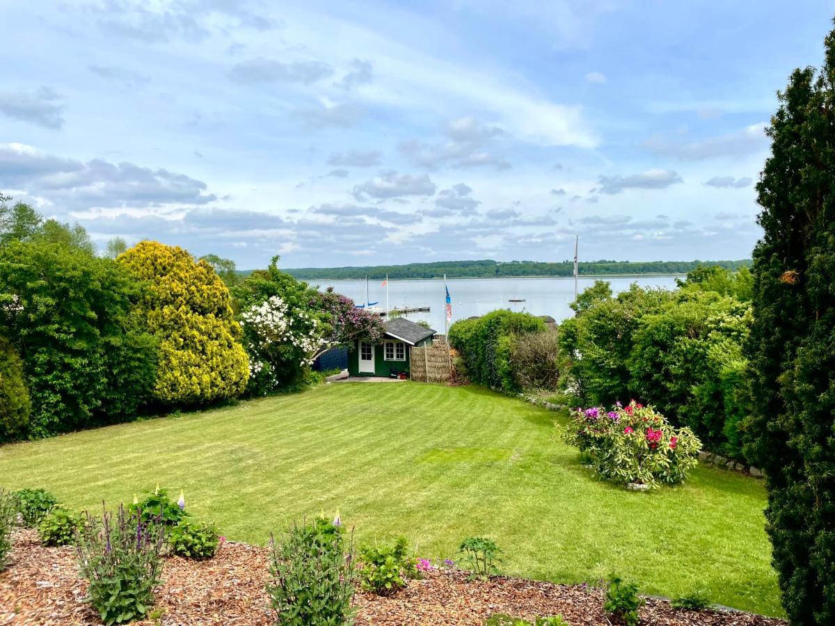 Traumhafter Seeblick Mit Grosser Terrasse